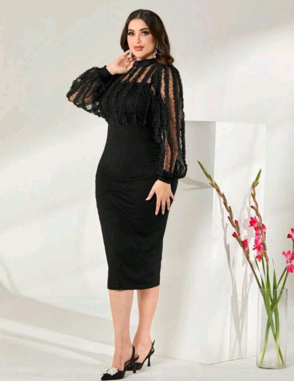 ⁦SHEIN Modely رمضان فستان سهرة طويل ضيق الجسم، بمنطقة الرقبة الامامية المزينة بالشبكة الشفافة وأكمام فوانيس، مطوي⁩ - الصورة ⁦7⁩