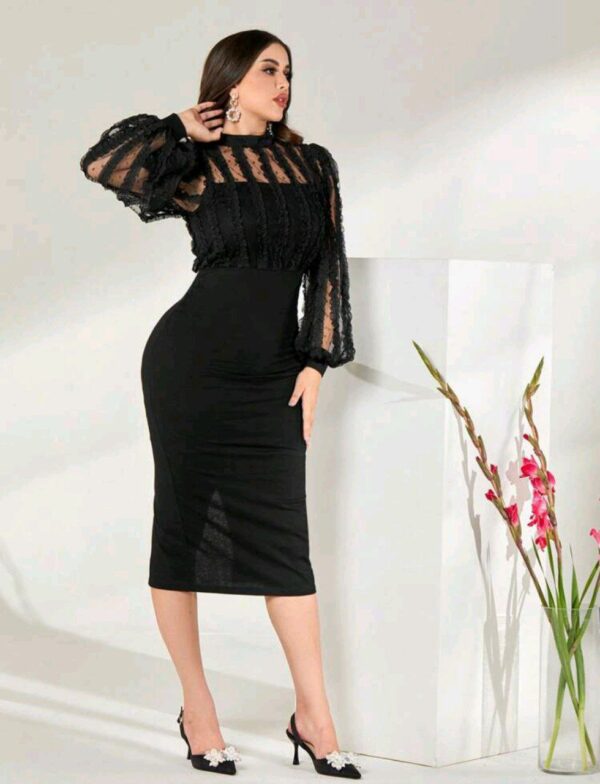 ⁦SHEIN Modely رمضان فستان سهرة طويل ضيق الجسم، بمنطقة الرقبة الامامية المزينة بالشبكة الشفافة وأكمام فوانيس، مطوي⁩ - الصورة ⁦6⁩