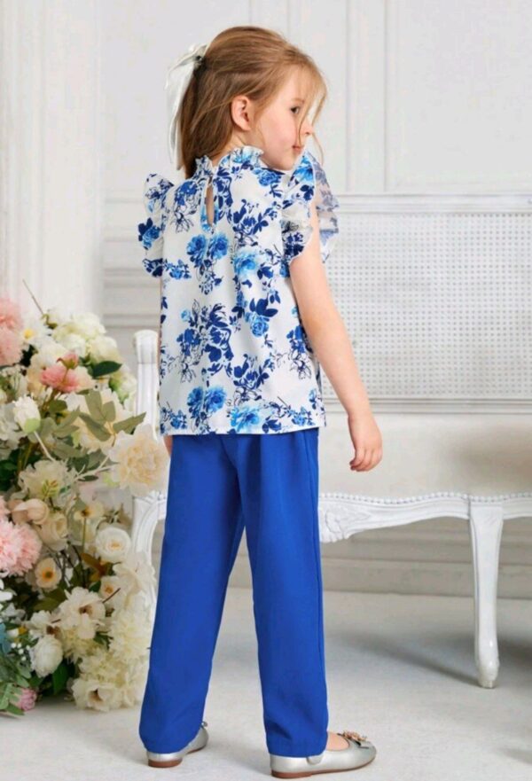 ⁦SHEIN مجموعة قميص وبنطلون بناتي مطبوع بزهور مع حواف بفتحات⁩ - الصورة ⁦7⁩