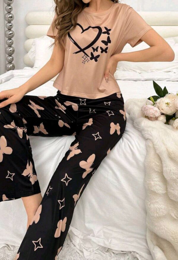 ⁦CoupledUp طقم بيجامة للسيدات بطبعة قلب وفراشة ونجمة⁩ - الصورة ⁦6⁩