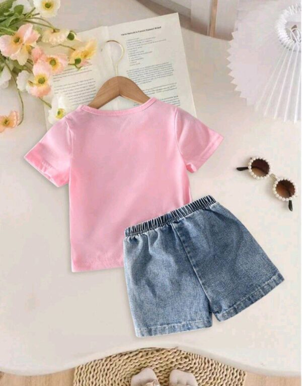 ⁦SHEIN طقم من قطعتين للفتيات الصغيرات، طقم ملابس كيوت للأطفال الصغار، سراويل جينز كاجوال وتيشيرت عقدة الفراشة ذو لون سادة، خفيف وراحة⁩ - الصورة ⁦6⁩