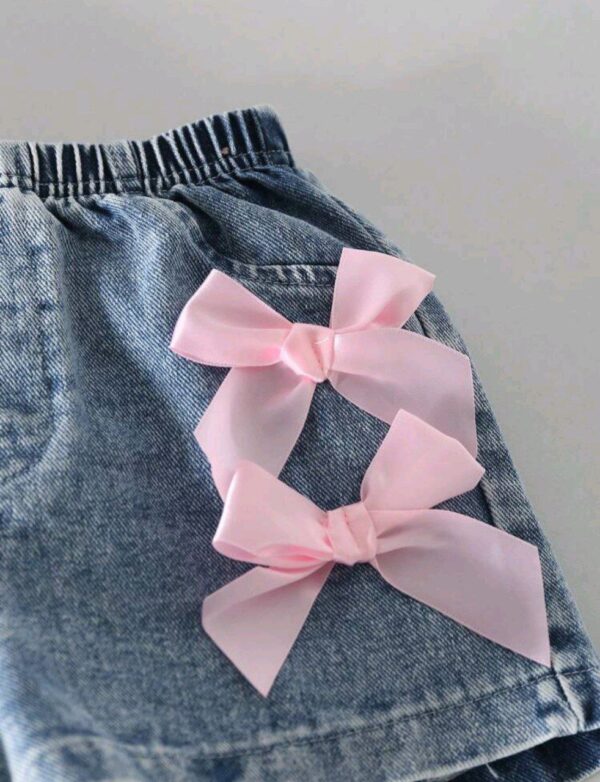 ⁦SHEIN طقم من قطعتين للفتيات الصغيرات، طقم ملابس كيوت للأطفال الصغار، سراويل جينز كاجوال وتيشيرت عقدة الفراشة ذو لون سادة، خفيف وراحة⁩ - الصورة ⁦5⁩