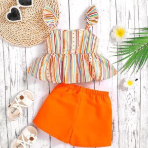 SHEIN مجموعة فتاة رضيعة جميلة بأكمام واسعة متموجة مخططة ملونة ، بمرونة حزام الخصر، وشورت صلب للصيف