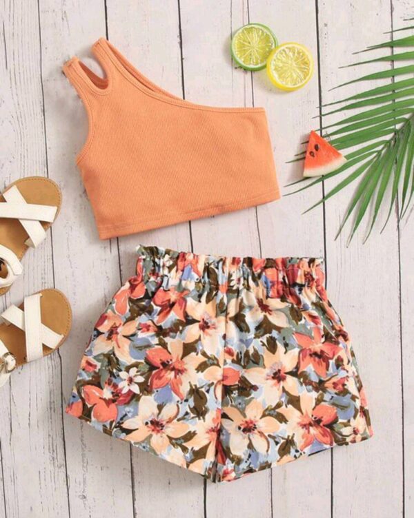 SHEIN لباس علوي بكتف واحد مقطوعة وشورت طبعة زهور بخصر مطاطي ورقي لفتاة الرضع